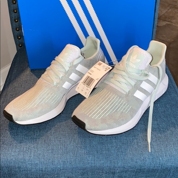 do adidas run wide
